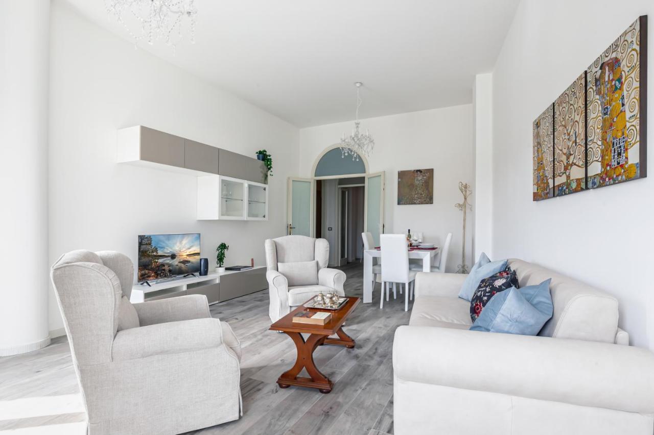 Lungarno Elegant Apartment With Panoramic Balcony Pisa Exterior foto